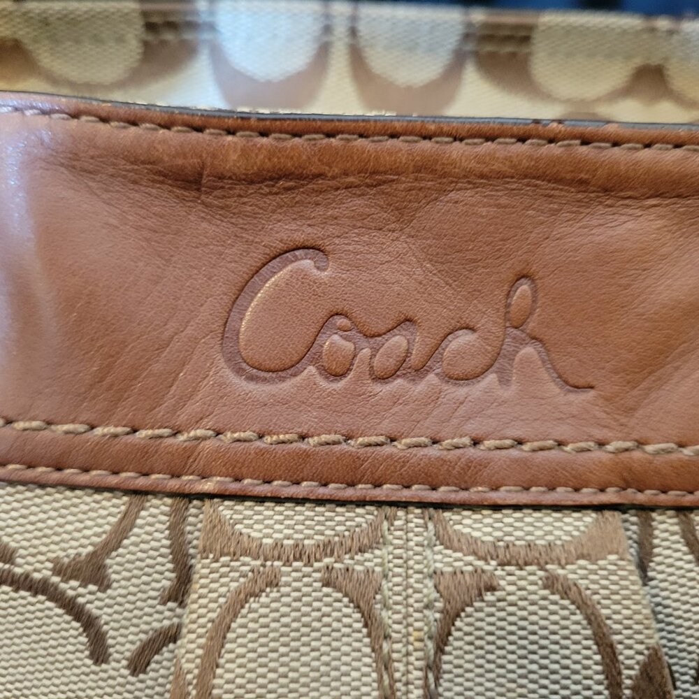 COACH Signature Pleated Shoulder tote in Brown/Beige. Perfect classic fall bag! - Picture 11 of 16